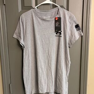 NWT men’s under armor freedom t shirt with heat gear